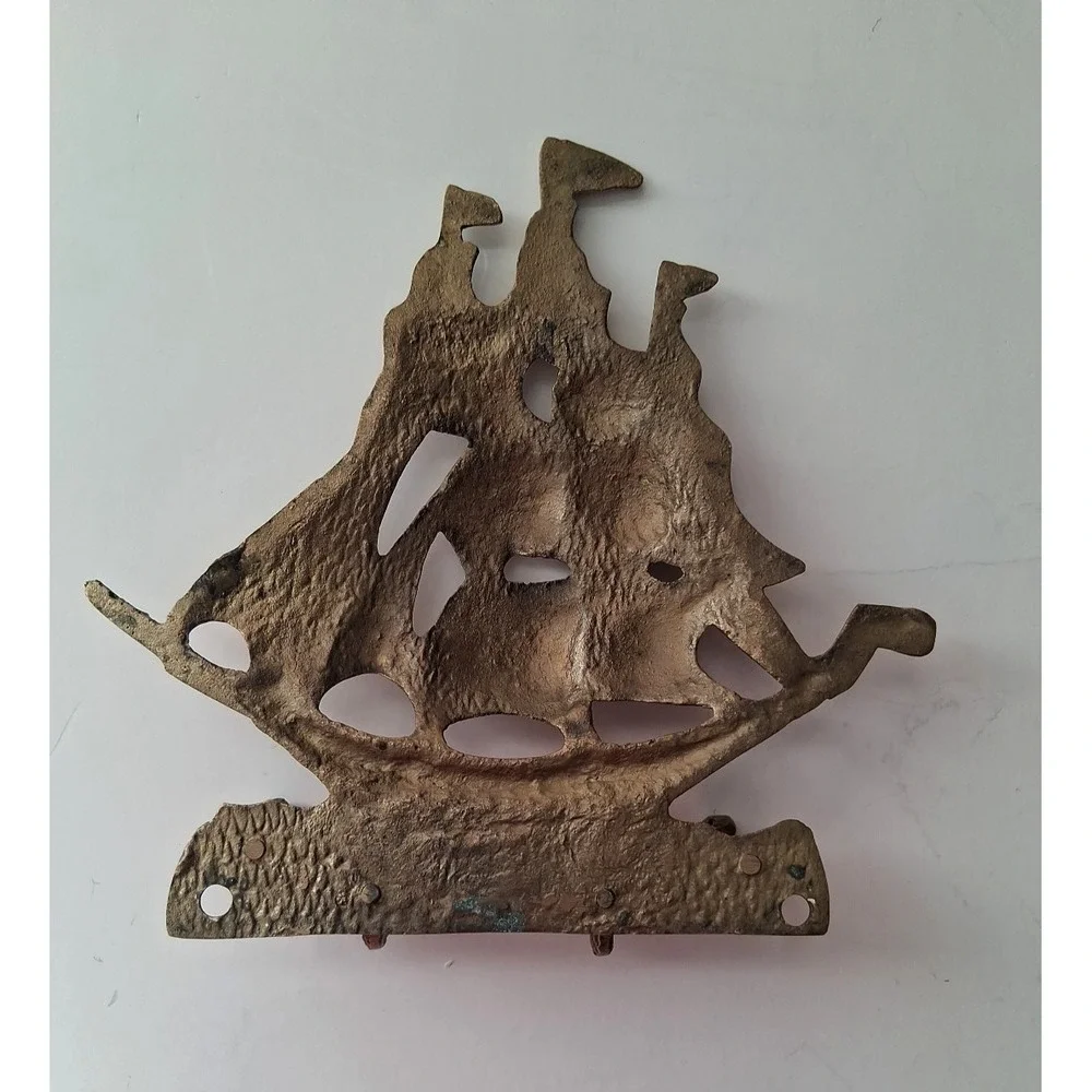 VTG Brass Clipper Ship Wall Hanging with Hooks, Key Holder, Nautical, Ocean Sea